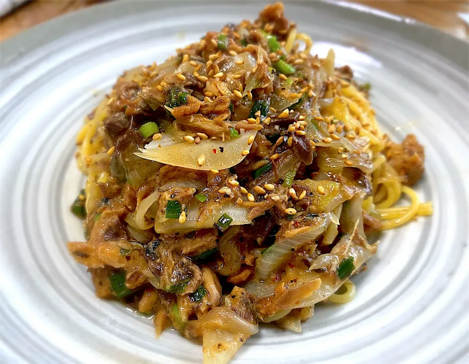 サバ味噌煮のピリ辛スパゲッティ🍝|buhizouさん