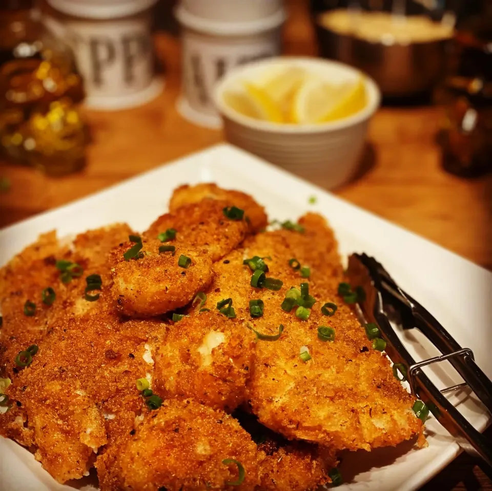 Snapdishの料理写真:Today’s Dinner 
Shopping today a great price in Fuchu market 
Fresh filleted whole Tara Fish which I breaded in Cajun spice & Panko (breadcrumbs) with Cornmeal |Emanuel Hayashiさん