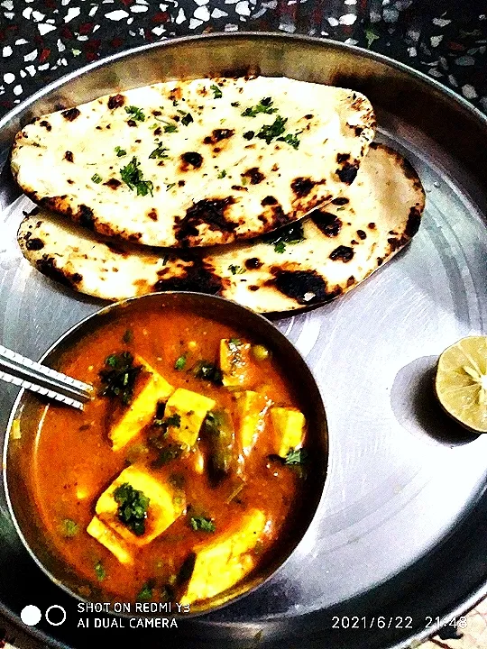 matar paneer with nan roti|Saumya Agnihotriさん