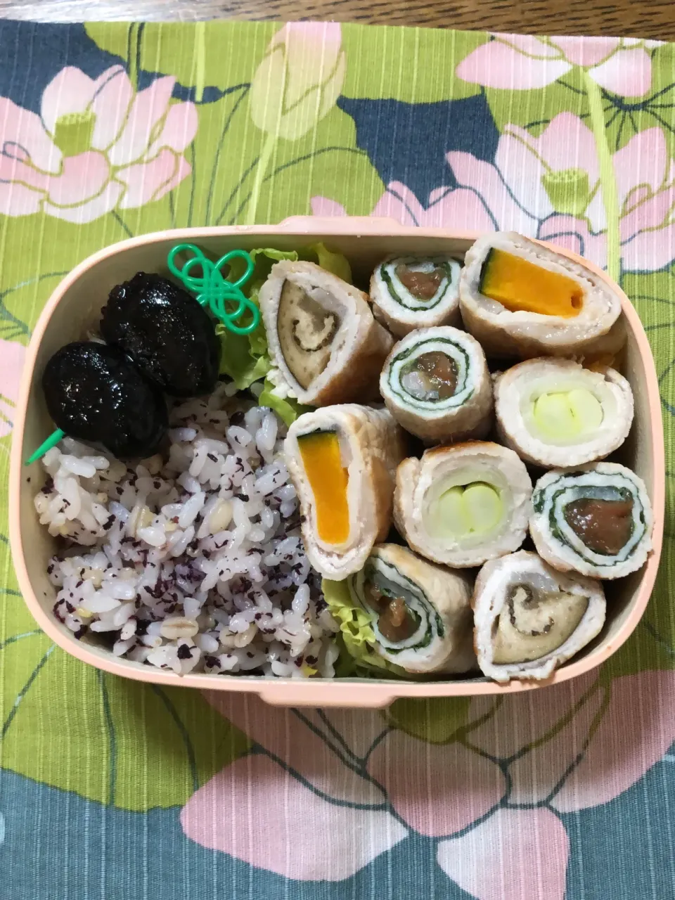 Snapdishの料理写真:ゆかりご飯弁当|kaori_831さん