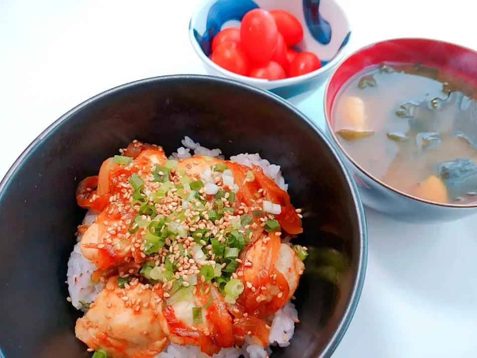 旨辛ささみ丼|☘️みどり食堂さん