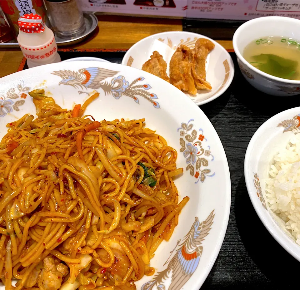 激辛キムチ焼きそば定食🔥|buhizouさん