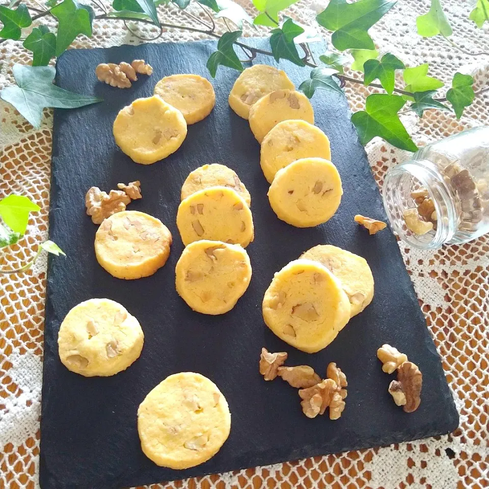 さくほろの口溶けくるみクッキー🍪|とまと🍅さん