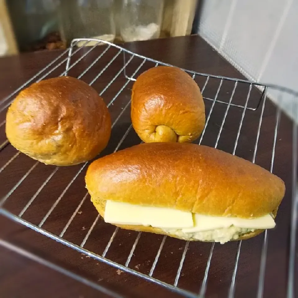 低糖質パン🍞
玉子不使用でもふかもっちり
一番の焼き上がり～✨|setuさん