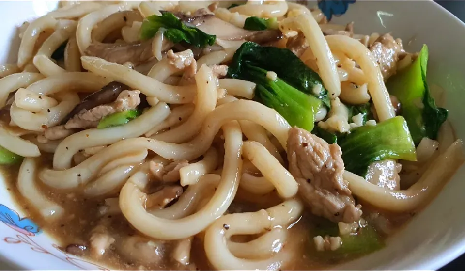 Yaki Udon  mushroom veggies pork 😋
Lunch 24.6.2021|🌷lynnlicious🌷さん