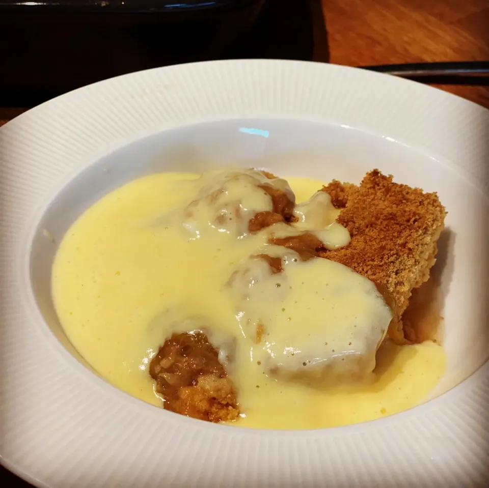 Now I am the kinda guy that misses the 80s 
Especially cool desserts at school made by the dinner ladies 
So Homemade 
Rhubarb & Apple Crumble with fresh made V|Emanuel Hayashiさん