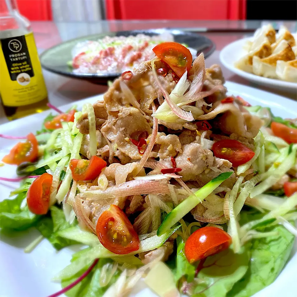 豚こまde生姜焼きサラダ🥗トリュフオリーブオイルtaste🫒|Catherineさん