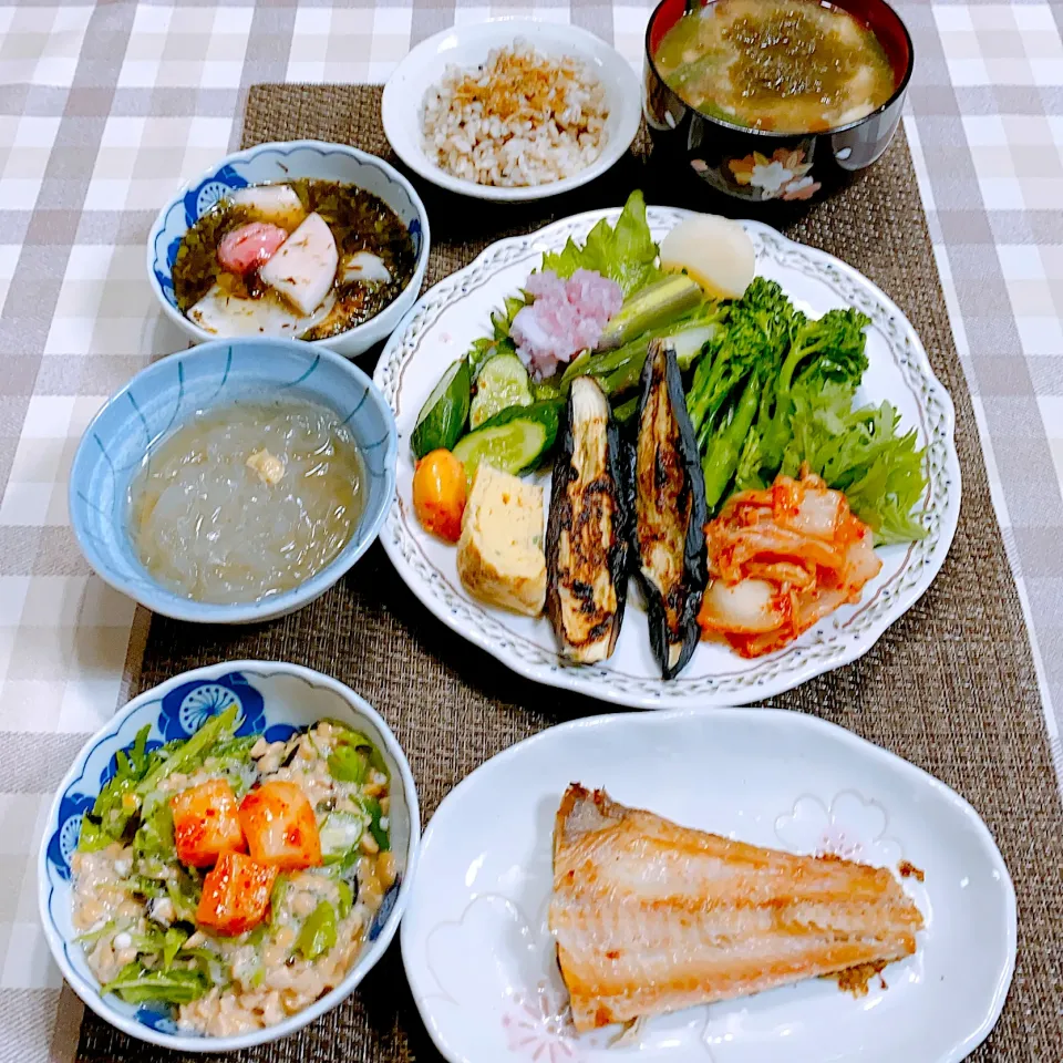 Snapdishの料理写真:今日の夕飯★ホッケとナス田楽★わさび菜とオクラとひじきの黒酢納豆＋カクテキ|riko30294さん