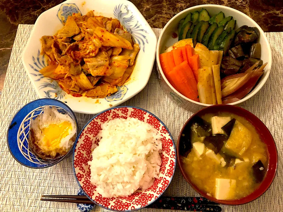 疲れた夜分の🌙*ﾟホッとするお夕飯🍀豚キム。山芋素麺。糠漬け。自家製味噌の汁物。|💍ごはん🍚さん