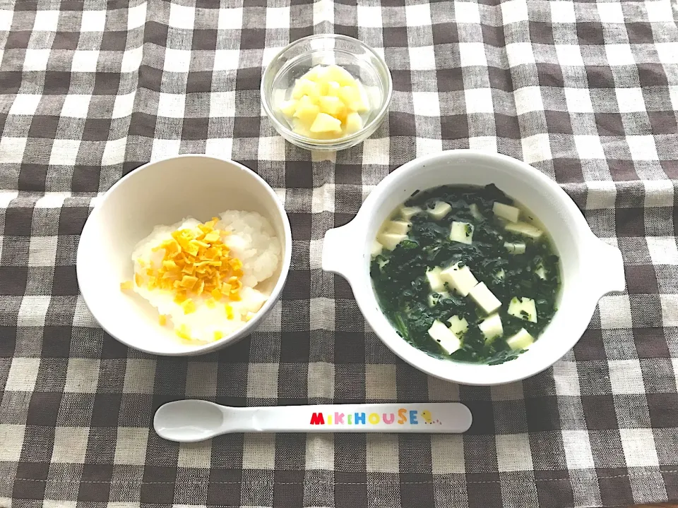 【離乳食】錦糸卵おかゆ、豆腐とほうれん草のお味噌汁、もも|sayaさん