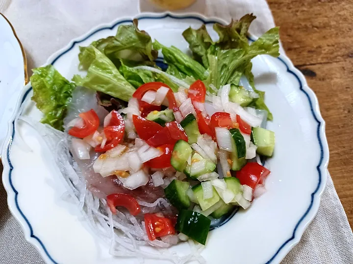 烏賊と黒鯛の刺身の野菜出汁酢かけ|ぱいんてーるさん