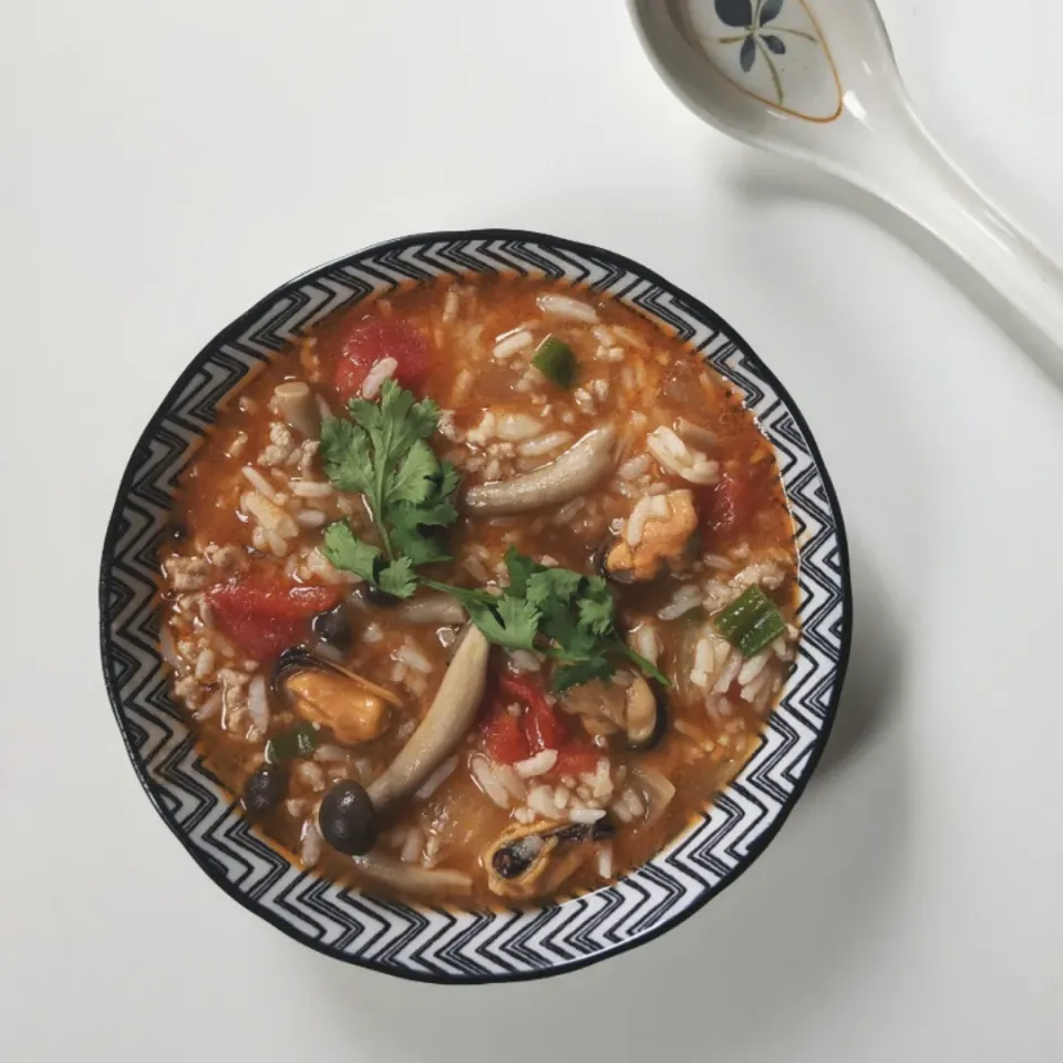 Tomato Soupy Rice with Minced Pork and Mussels|ecywrさん