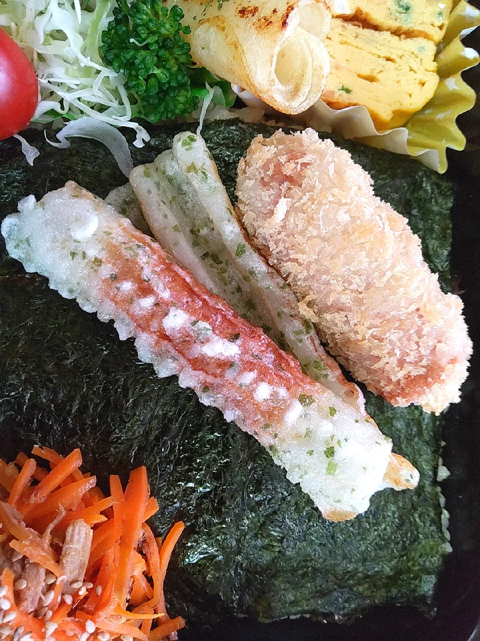 魚肉ソーセージフライ　竹輪の磯辺揚げ　人参シリシリ乗せました！！|ペコちゃんさん