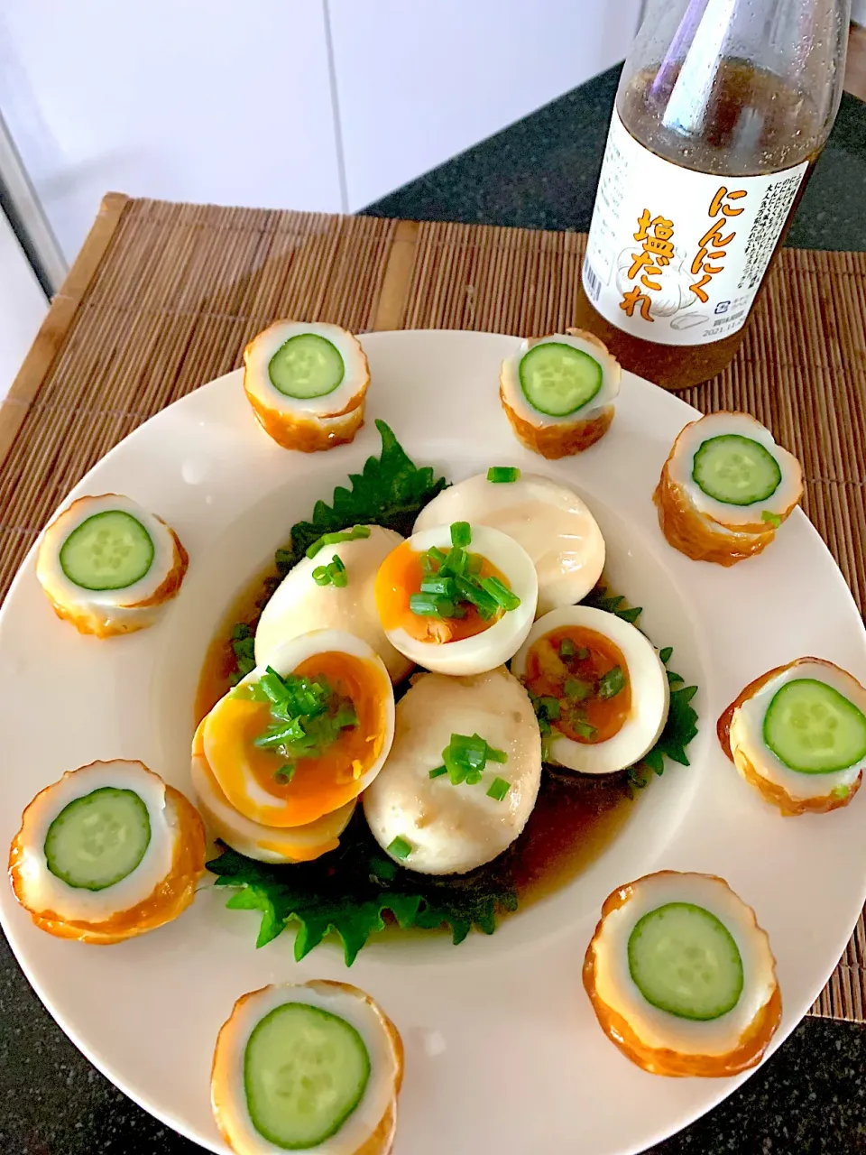 ヨッチャンさんの料理 ちくきゅう🥒とヨッチャンさんにもらったにんにく塩だれゆで卵漬けのヨッチャンさんシリーズ第一弾|シュトママさん