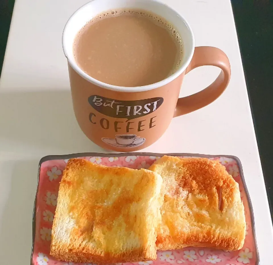 Good Morning 25.6.2021 
Butter Sugar Toast + Coffee 😘🥰🤤😋🤗
Simple Quick Breakfast to start the day
Happy Friday🌷💕|🌷lynnlicious🌷さん