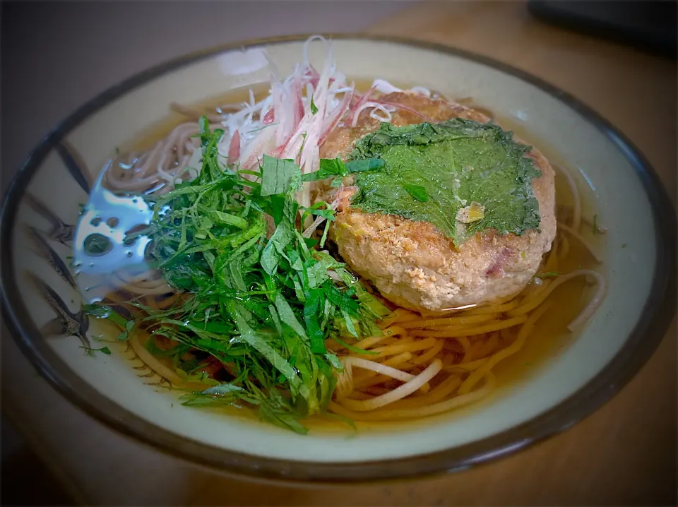 イカ入り鮪ハンバーグ蕎麦|やまひろさん