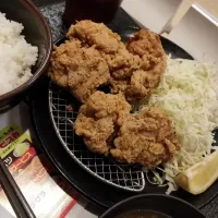 Snapdishの料理写真:クリスピー唐揚げ定食|osakana555さん