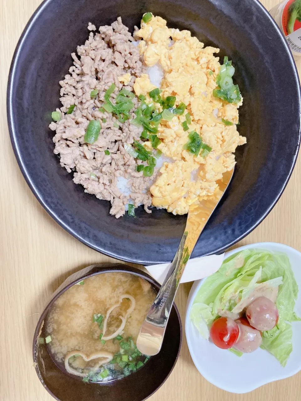 そぼろ丼|あみたんさん