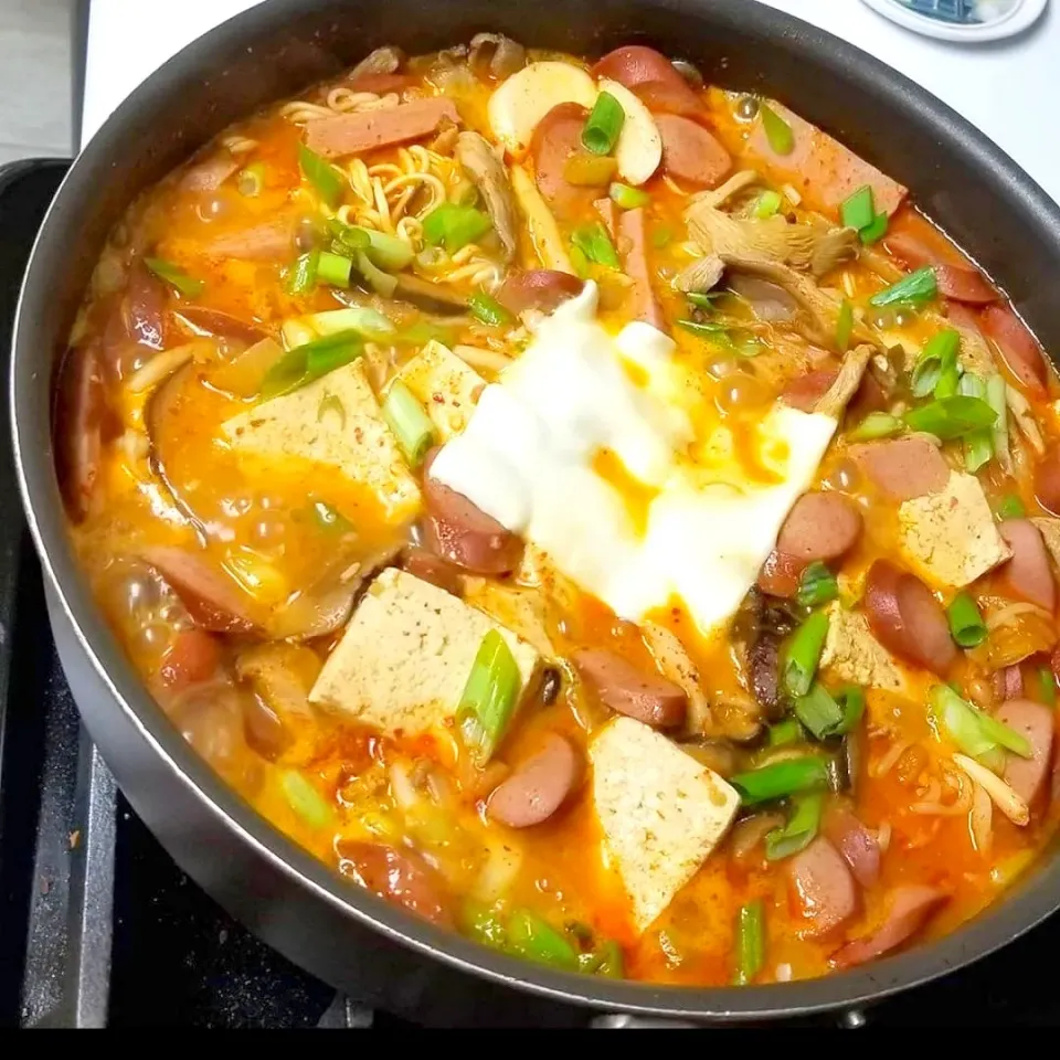 Kimchi Jjigae (Kimchi Stew)|The Forbidden Ravioliさん