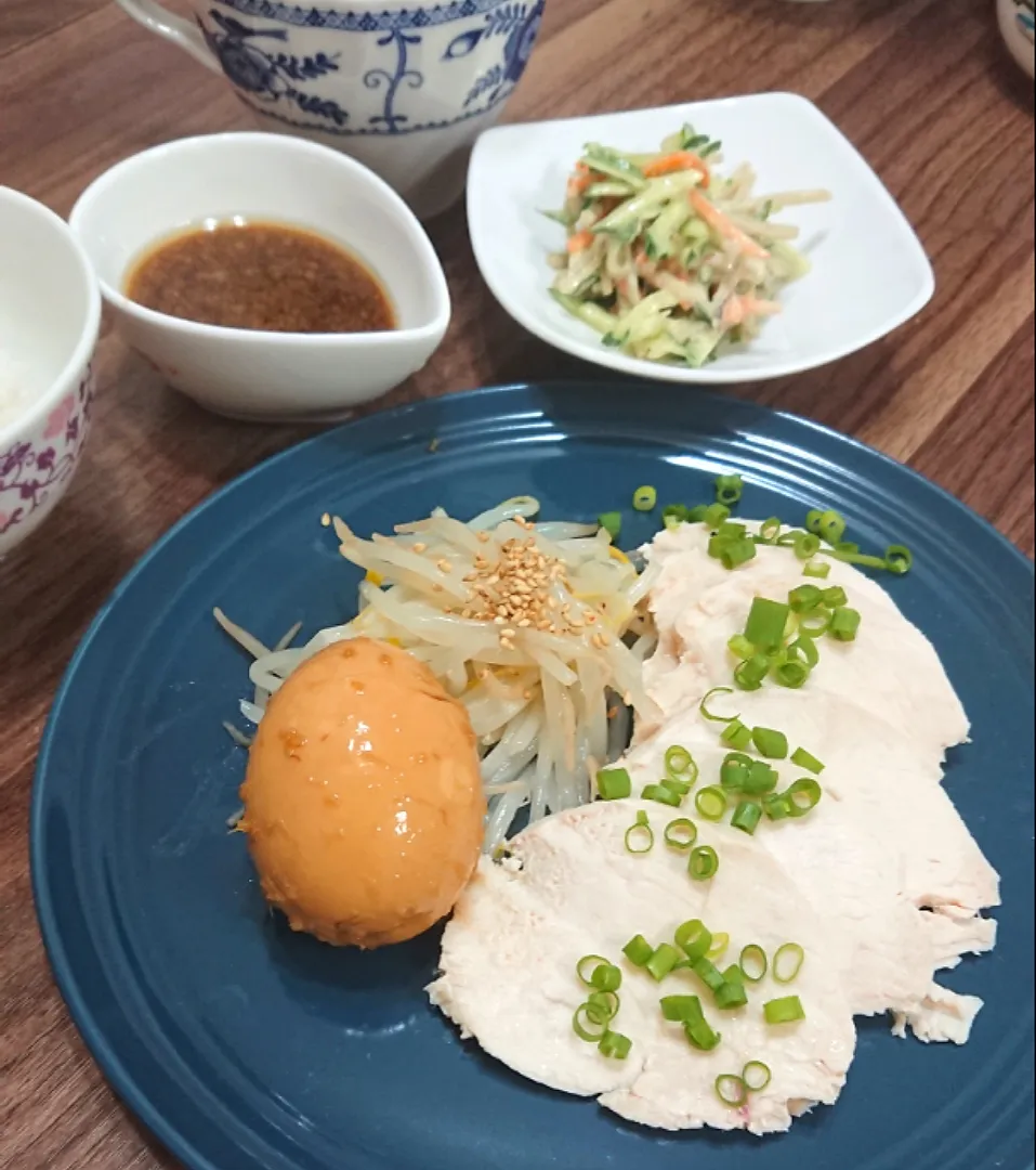 姜葱醤とぽん酢タレで茹で鶏と煮たまご|ゆりちさん