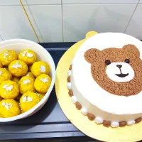 Laddoos and birthday cake|Sweet Galleryさん