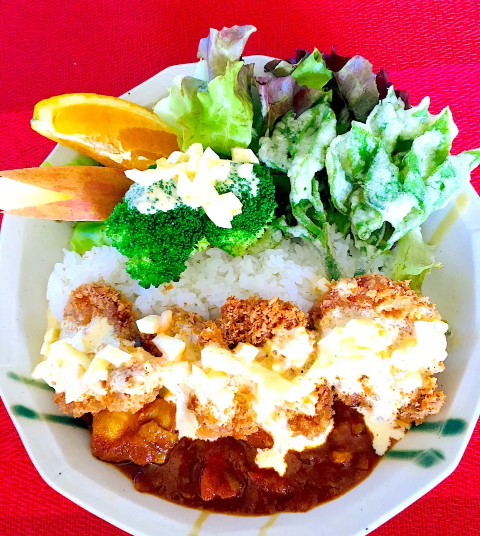 Snapdishの料理写真:ヒレカツカレー🍛|HAMI69さん