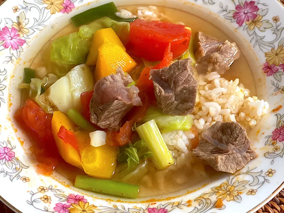 Beef & veggies soup|yeni kartikasariさん