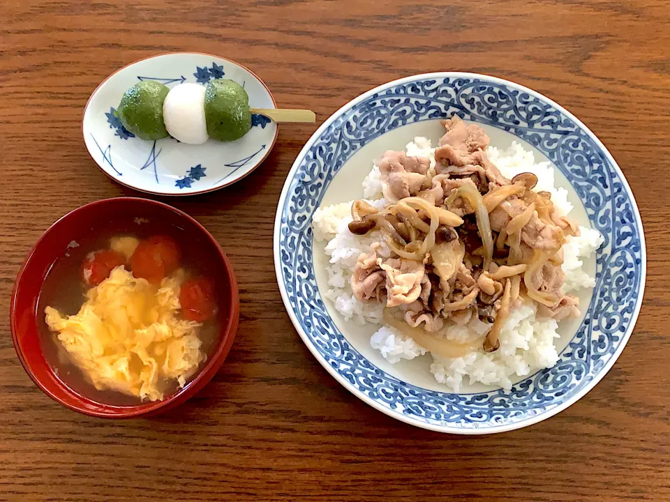 Snapdishの料理写真:豚丼🥚トマトと卵のスープ🍅今日の昼食20210626|rococoさん