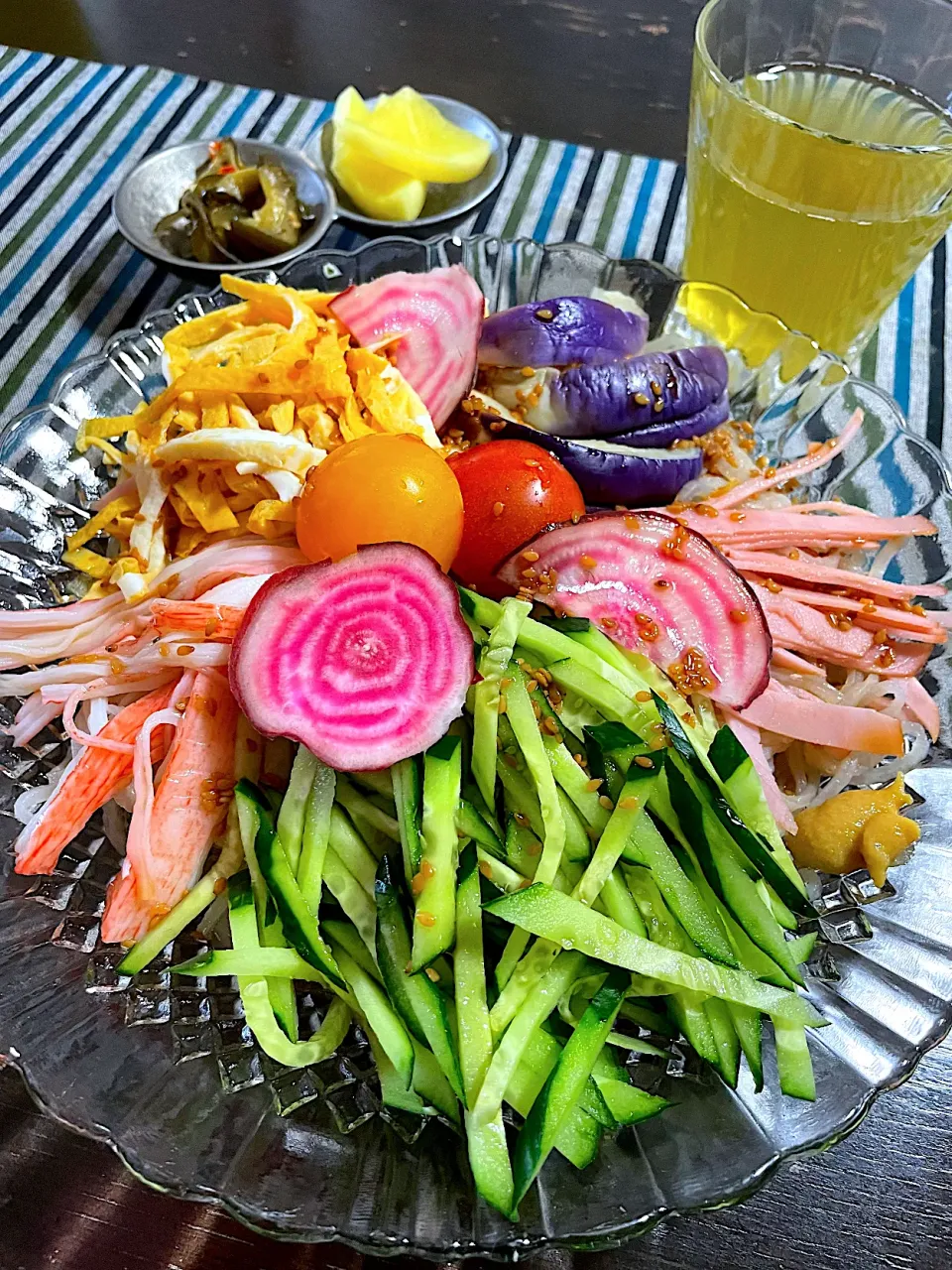 畑で採れた野菜🍆🍅🥒で中華冷麺♫•*¨*•.¸¸♪|シロンさん