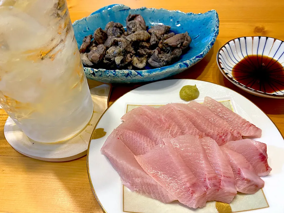 ぶり刺しと炭火焼きで晩酌|Kouji  Kobayashiさん