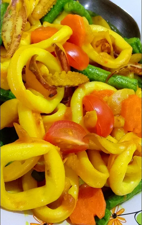 Tumeric stir fry Squid 🐙|MeLicious Foodさん