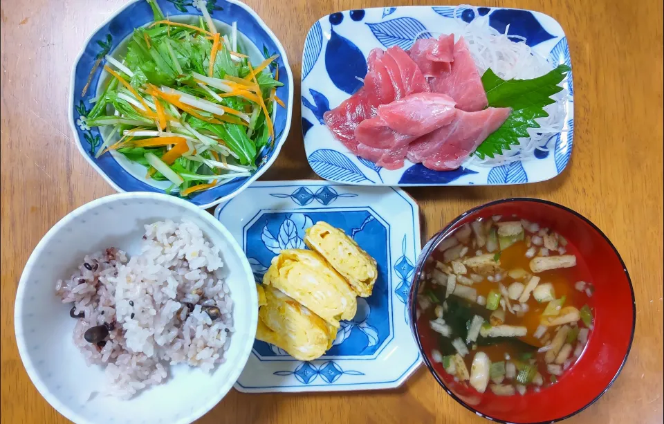 ６月２６日　まぐろのお刺身　水菜のサラダ　だし巻き　ごぼうのお味噌汁|いもこ。さん