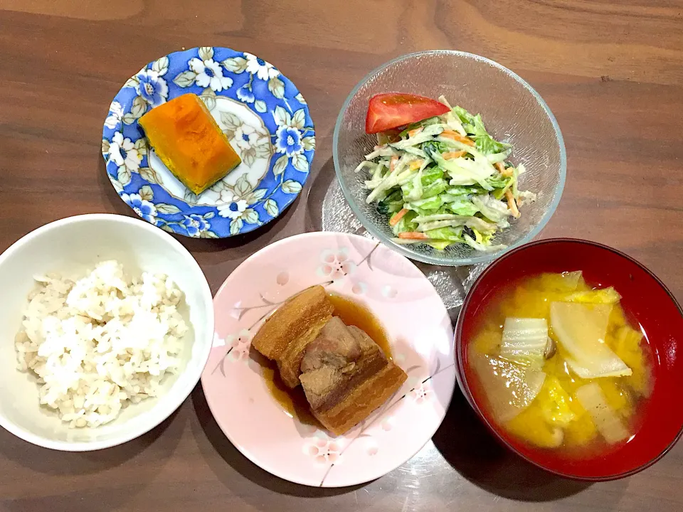 豚の角煮 色々野菜の味噌汁 ごぼうサラダ かぼちゃの煮物|おさむん17さん