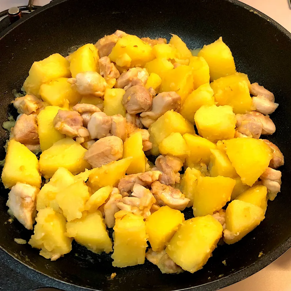 じゃがいもと鶏肉の味噌炒め|みちさん