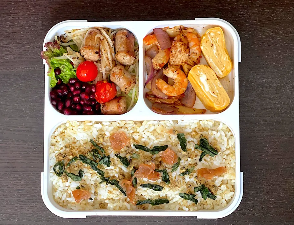 Grilled veggies, shrimp and chicken sausage bento|yeni kartikasariさん