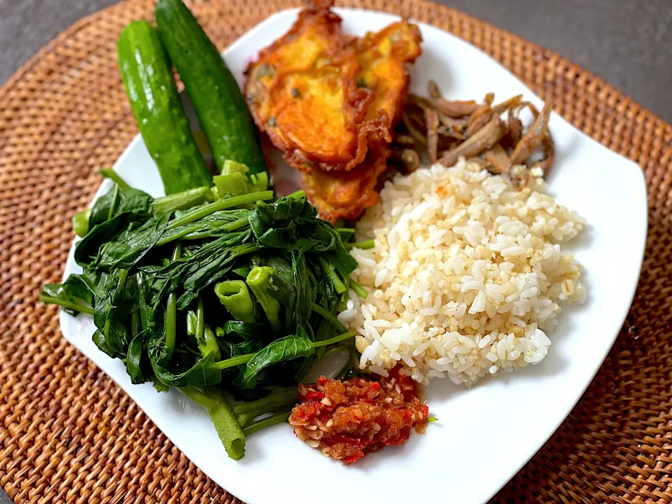 Kangkung lunch|yeni kartikasariさん