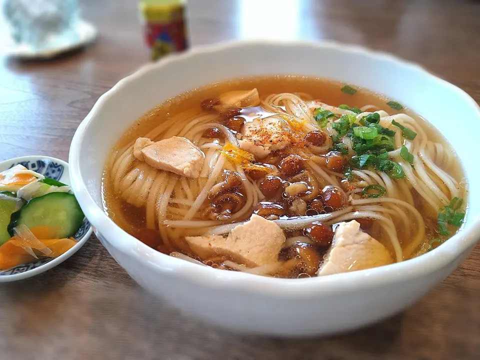 Snapdishの料理写真:鶏となめこの稲庭うどん|古尾谷りかこさん