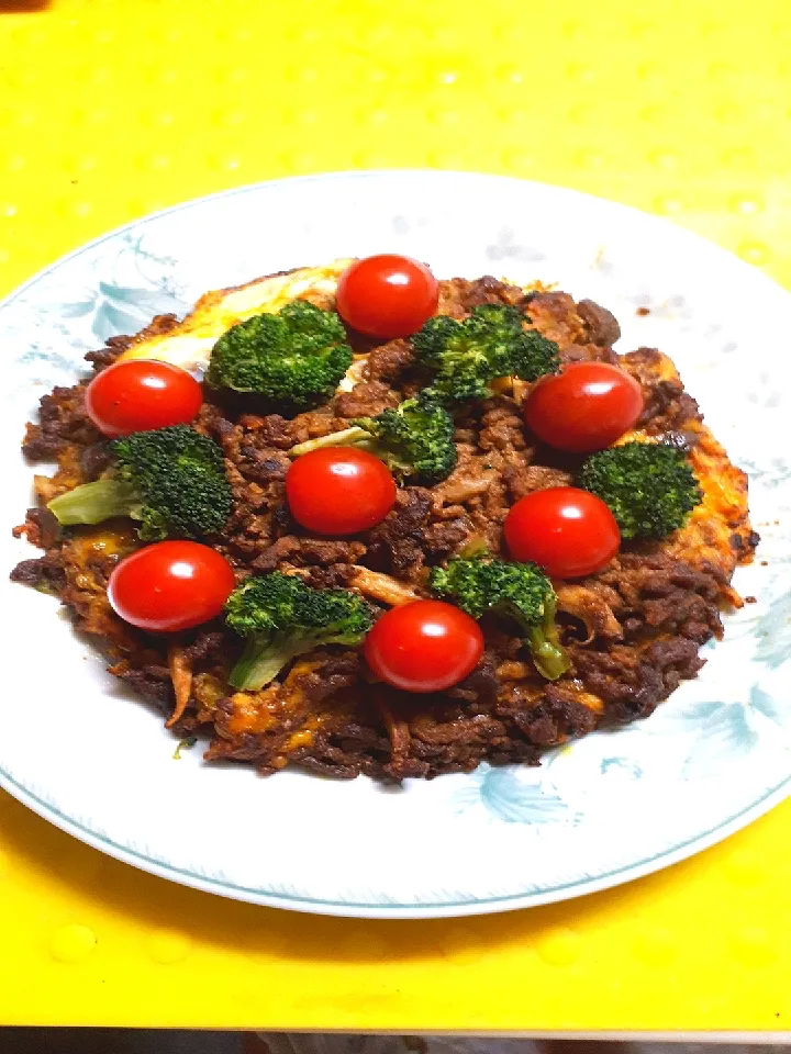 Snapdishの料理写真:牛肉と豚肉の合い挽きミンチの卵とじ|横地　彩さん