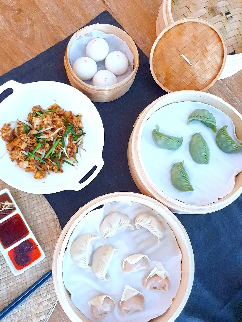 Snapdishの料理写真:Yum Cha! Chai tow kway and assorted dumplings and lotus buns|YCさん