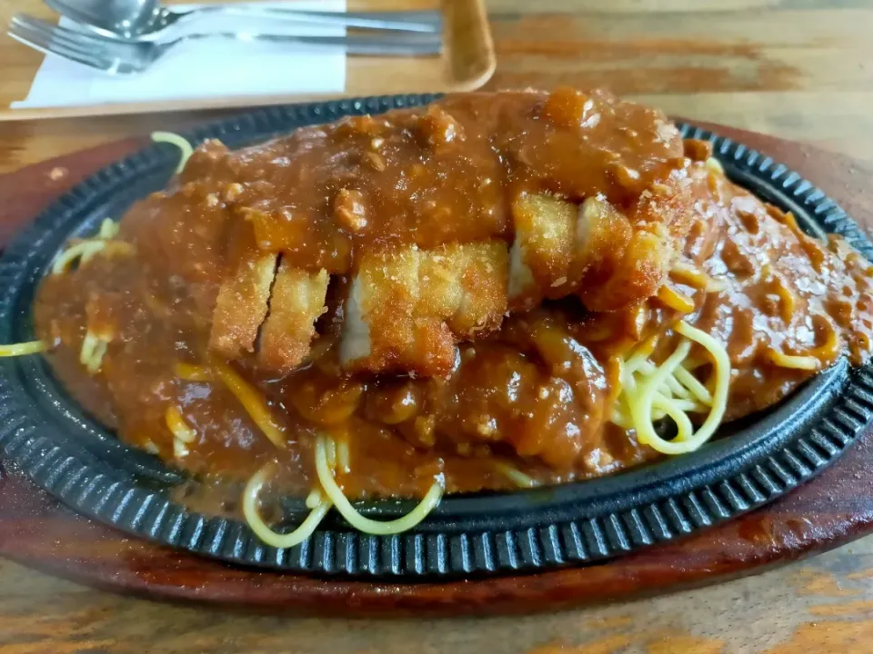 Snapdishの料理写真:釧路レストランドリームのスパカツ、ミートソースが旨かった、焼けてるパスタも|フージさん