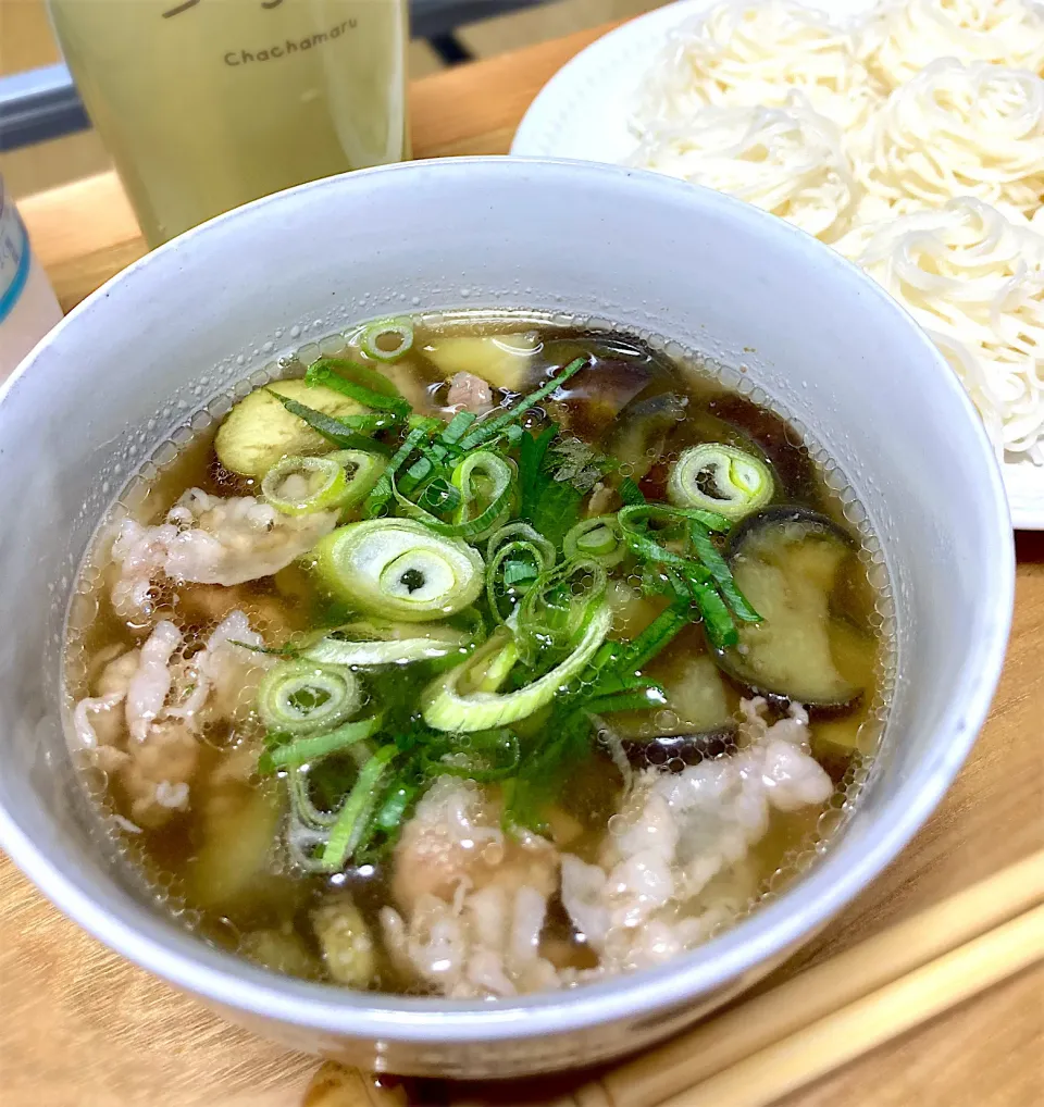 お茄子と豚バラ肉のあったかそうめん🐾❤|さくらさん