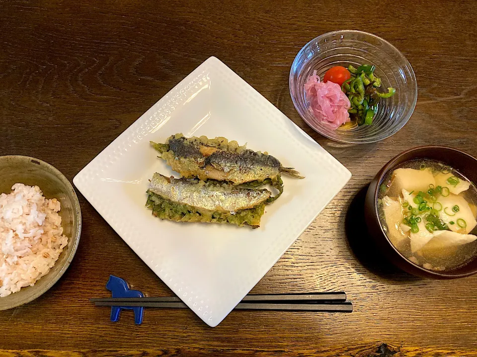 鰯の大葉挟み揚げ、サラダ、豆腐のお汁|カドラさん