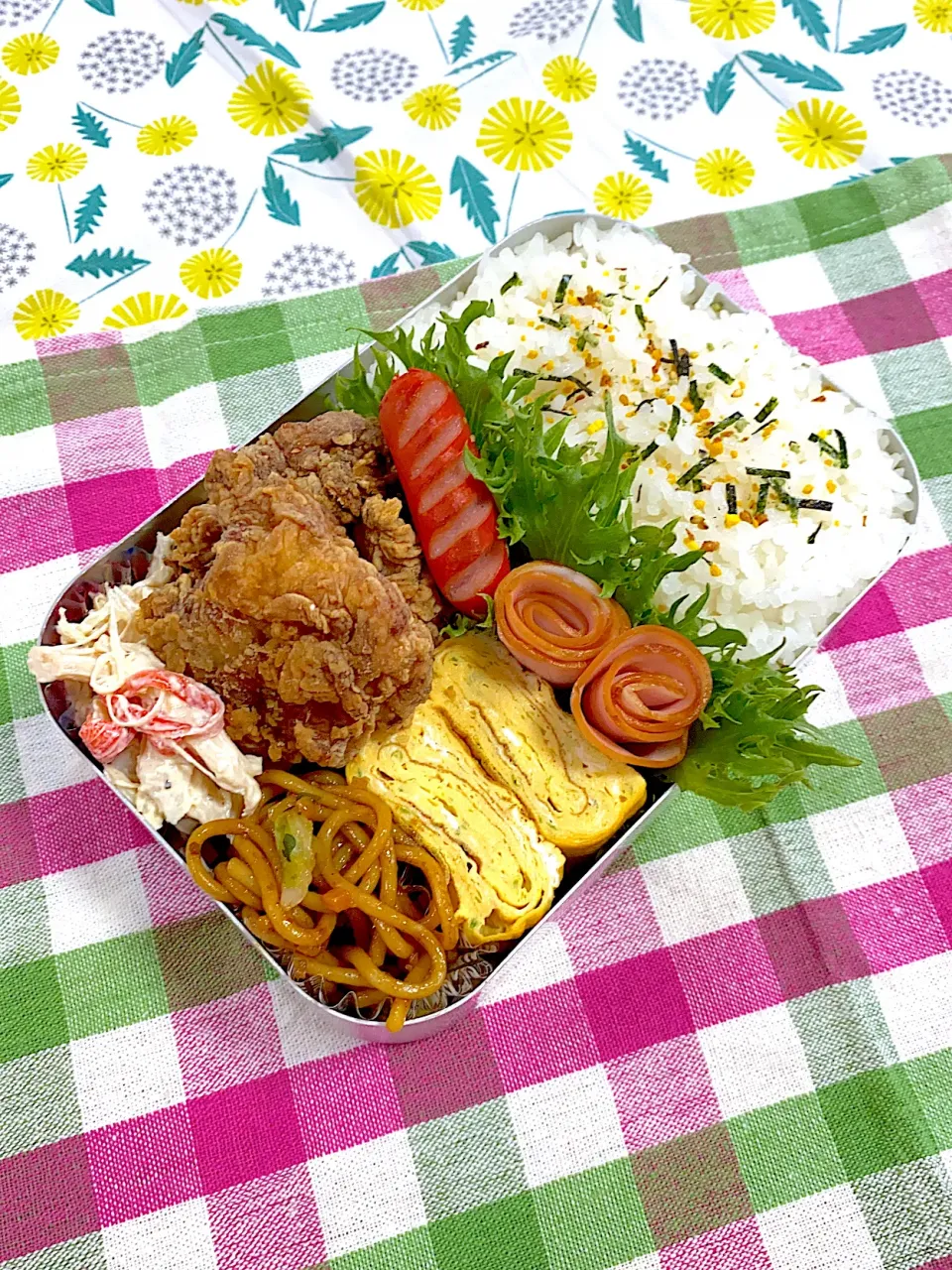 丸武商店の唐揚げ弁当💕|いちごさん