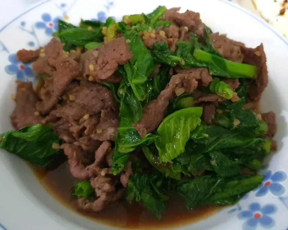 Baby Kailan Stir Fry Black Pepper Beef🤤😋🥰🤪|🌷lynnlicious🌷さん