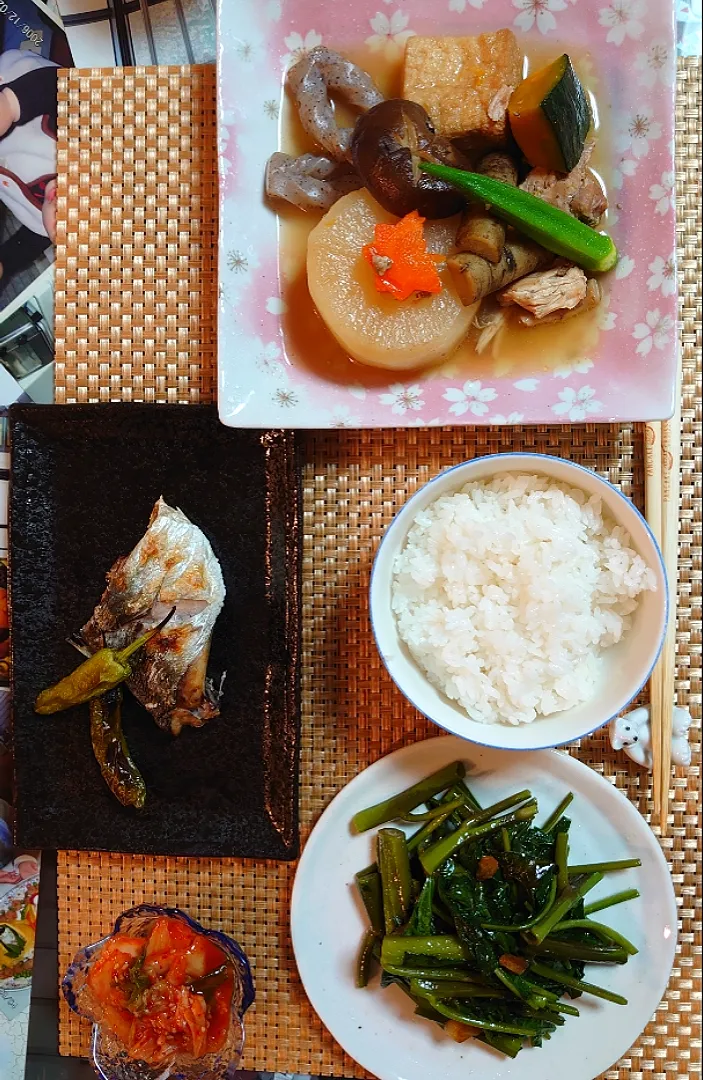 Snapdishの料理写真:茅乃舎の出汁で煮物、空芯菜炒め、アジの塩焼き…の夕飯|ポチさん