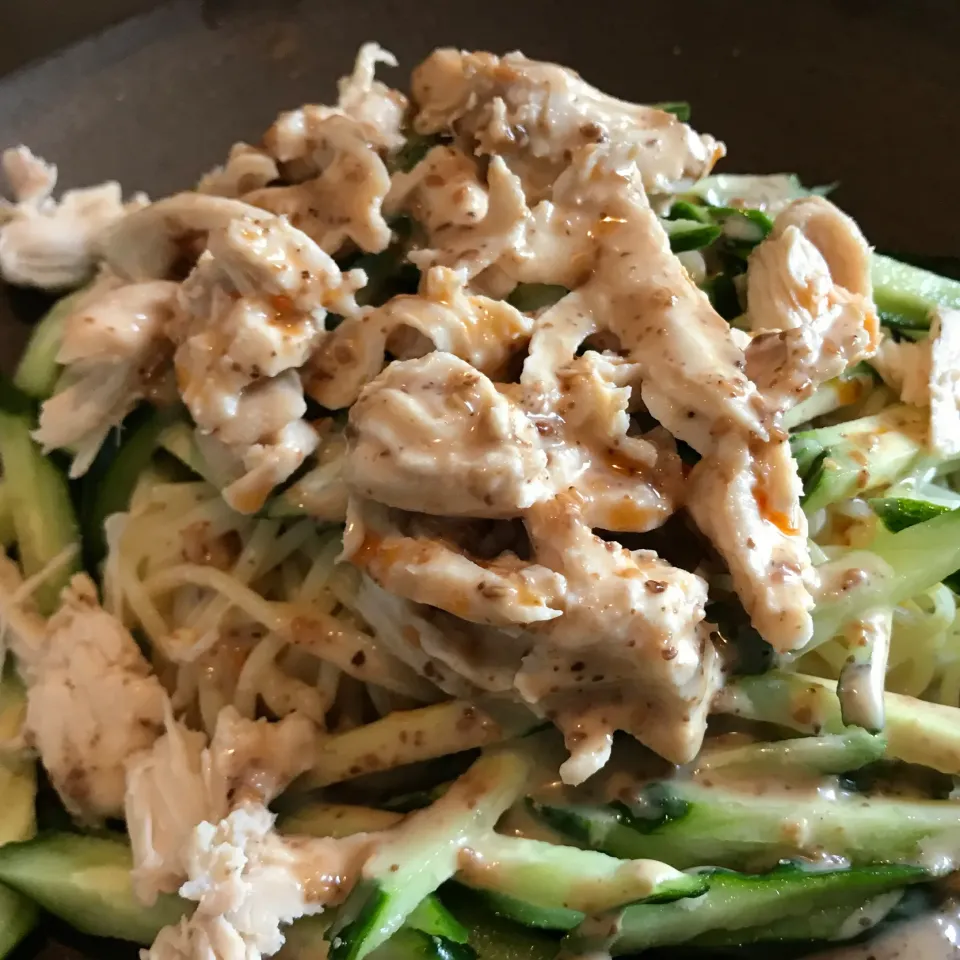 残り物の蒸し鶏でテキトー冷麺|sanaeさん