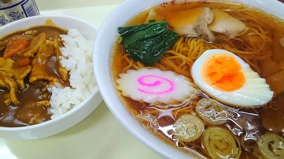 【1957年創業】
 中華専門 玉屋
仙人ラーメン（単品600円）
＋小カレーセット
@十条7分
（赤羽から徒歩20分）
21138|大脇さん