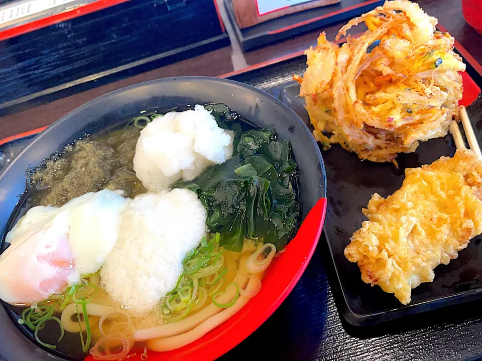 by伊予製麺   6種のかけうどん＋鶏天とかき揚げ😄😄😄💦💦💦‼️|Yoshihiro Andoさん