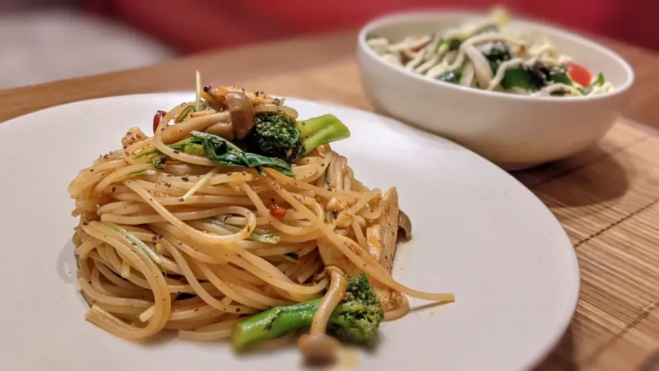 ﾌﾞﾛｯｺﾘｰとしめじのﾆﾝﾆｸﾄﾏﾄﾊﾟｽﾀ〜🍝
の晩ごはん✨|kaz(*･ω･)さん