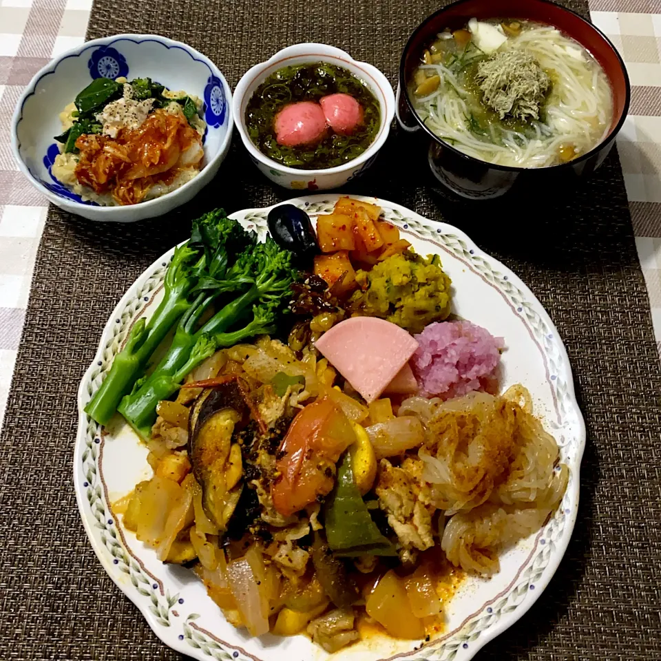 Snapdishの料理写真:今日の夕ごはん★豚肉と夏野菜の激辛炒め|riko30294さん